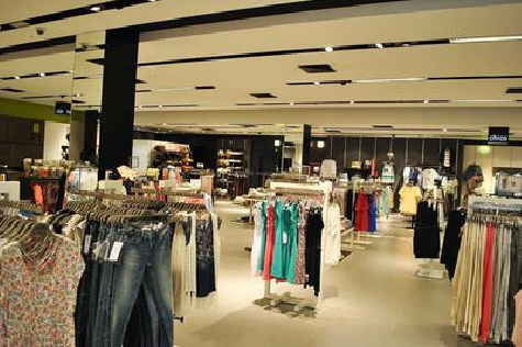 灵川商场里的店面怎么装修？